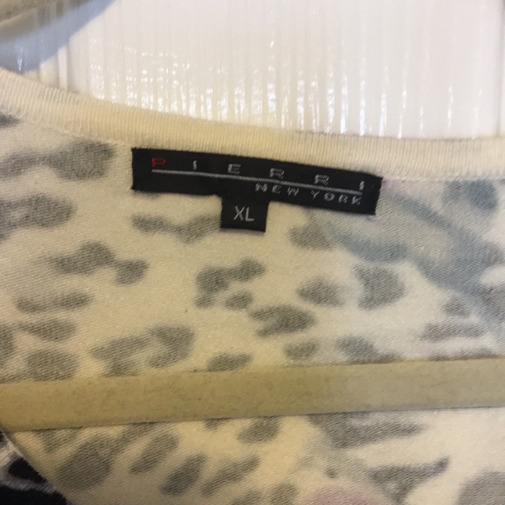 Sweater - Picture 3 of 3